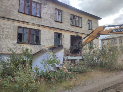 Аварийные дома начали сносить в Килпъявре