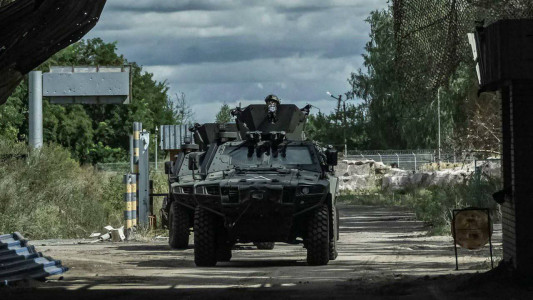 «Поедут на выставку трофейной техники в Москву»: в Курской области замечены авто на базе турецкой бронемашины Otocar Cobra II