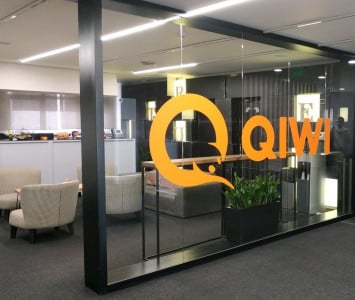 Реструктуризация Qiwi: Переименование в NanduQ и сложные переговоры по продаже российских активов