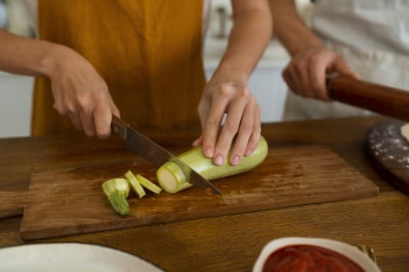 Зимой цены не будет: рецепт салата из кабачка и перцев — пикантно, вкусно и легко