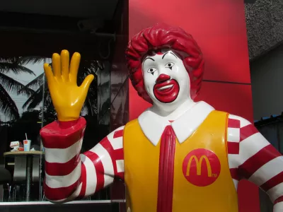 Британский McDonald's покупал рабов у мафии, чтобы закрывать нехватку рабочих мест