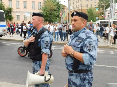 Дата в истории: 3 октября открылись первые народные училища в России, появился сигнал SOS, был учрежден День ОМОН