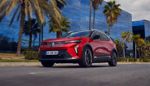 В Россию вернулся Renault — цены на французский автомобиль стартуют от 2,4 млн рублей