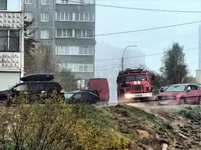 Один человек погиб, 19 эвакуировали при пожаре в Кандалакше