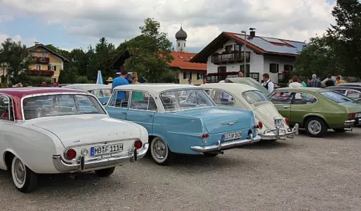 За «запорожцами» выстраивались очереди: какие советские авто больше всего нравились иностранцам