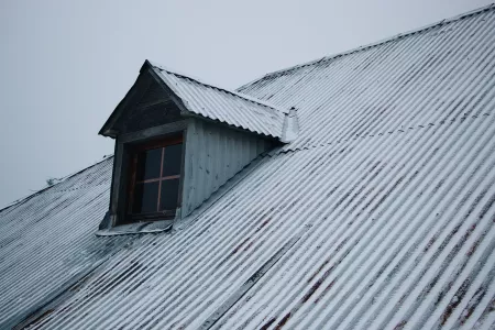 Что делать, если дома холодно: Экстренное зимнее утепление крыши — сохранит до 30% тепла