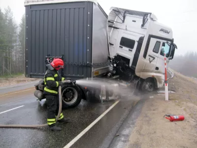 В Кандалакшском районе большегруз попал в ДТП