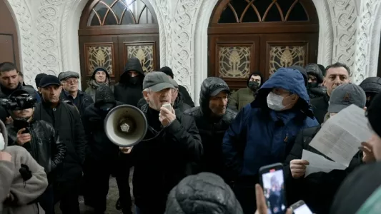 Туроператоры рассказали, как беспорядки в Сухуме повлияли на туристический спрос: срывать уже нечего