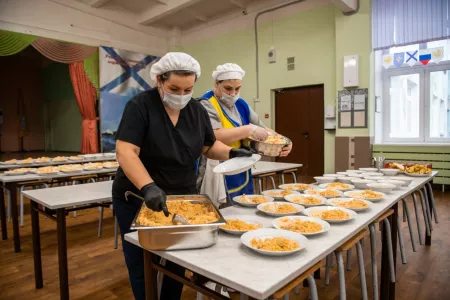 В школах Мурманска со следующего года подорожает питание