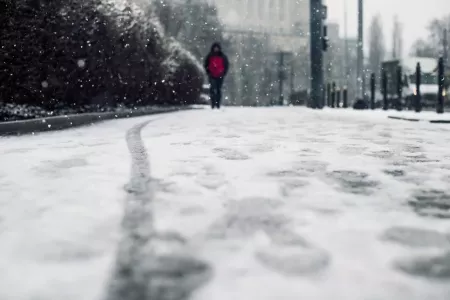 Погода в Заполярье сегодня будет облачной и снежной