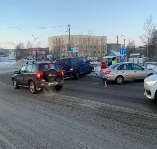 В аварии на трассе «Кола» пострадали два человека