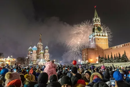 Что больше всего удивляет иностранцев в праздновании Нового года в России: «Почему русские так ждут этого выступления?»