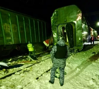 Юные хоккеисты команды «КСШОР-Арктика» в момент столкновения поездов были в поезде и помогали раненым: «Не считаем себя героями»