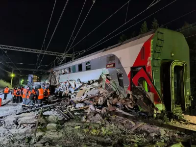 После столкновения поездов в Мурманской области полностью восстановили движение поездов