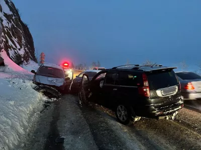 Два человека после автоаварии под Александровском в Мурманской области госпитализированы