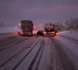 В аварии с бензовозом на трассе «Кола» пострадали два человека