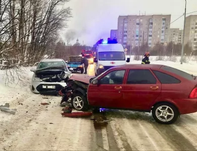 В аварии в Оленегорске пострадали два человека