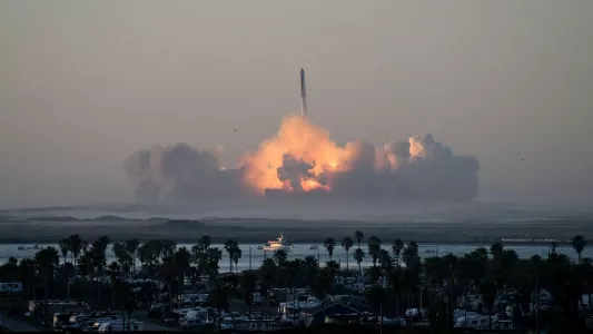 SpaceX потеряла прототип новейшего космического корабля: аппарат разрушился через 8 минут полета — очередное фиаско Илона Маска