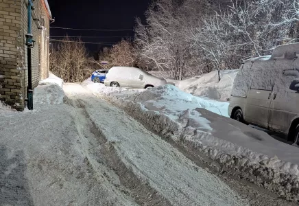 Жители Мурманской области продолжают жаловаться на качество уборки снега