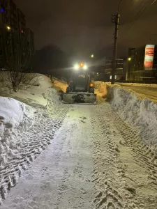 Более 12 тысяч тонн снега вывезли с улиц Мурманска за выходные