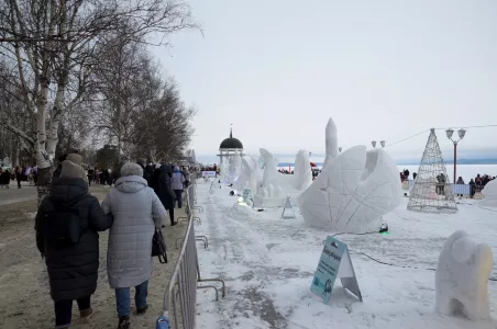 Жители Мурманской области отличились на фестивале снежных скульптур в Карелии