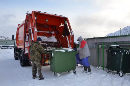 В Мурманской области заменят мусорные баки на 14 млн рублей