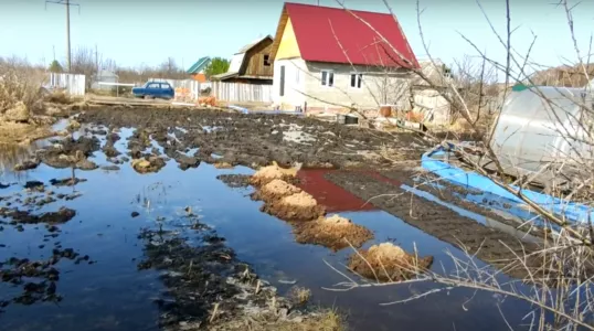 Обходимся без щебня: названо решение для отвода талых вод с участка — надёжная и долговечная конструкция