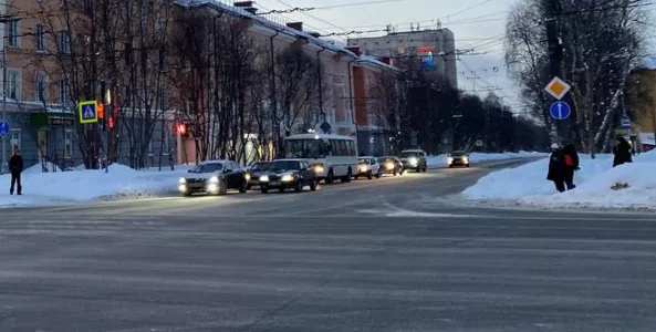 Стало известно, когда завершится затянувшийся ремонт перекрестка в Мурманске