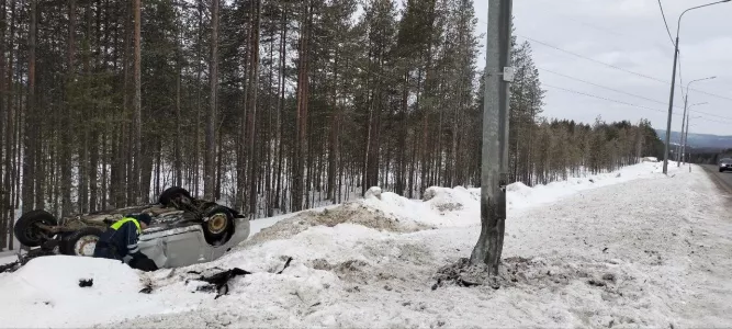 Два человека попали в реанимацию после аварии под Кандалакшей