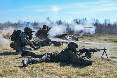 Тяжелые бои под Запорожьем, «карман» под Тарасовкой, переброска сил под Белгород: военкоры рассказали, что творится в зоне СВО 23 марта 2025 года