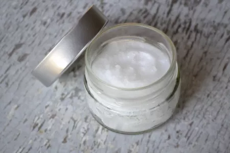 Токсичный крем в продаже: Роспотребнадзор обнаружил в продукции La Roche-Posay вызывающий рак бензол